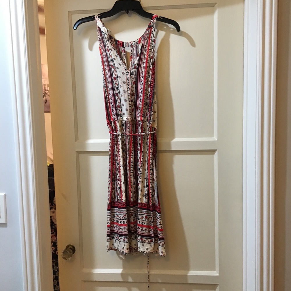 Light weight dress perfect for holidays
